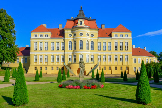 The stunning Rogalin Palace and Park complex