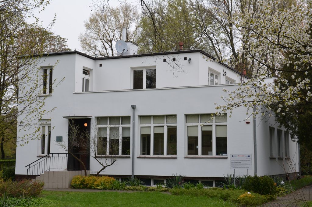 house, villa inside Warsaw Zoo