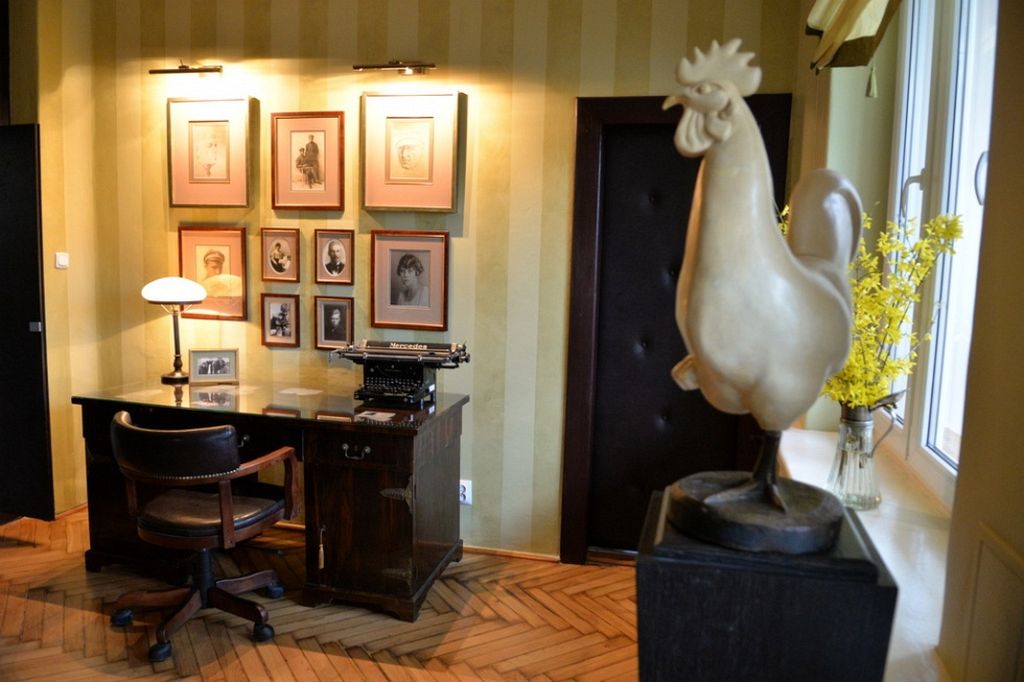 interior of a house, desk 