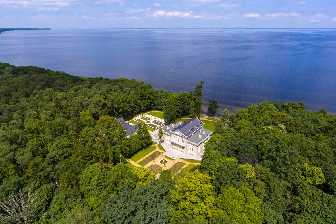 Manowce Palace voted Best Wedding Venue in Europe