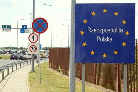 Border checkpoints for cars