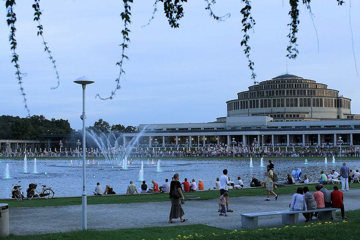 世界遺産 百年記念会館 世界最大の鉄筋コンクリートドーム建築といわれた建物