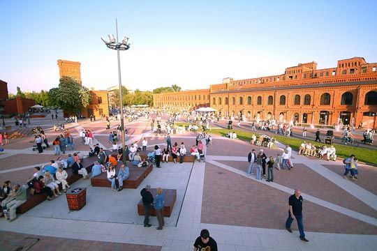 ポーランド版赤レンガ倉庫「マヌファクトゥーラ」