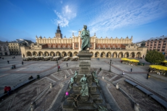 krakow_rynek_pomnik_mickiewicza.jpg