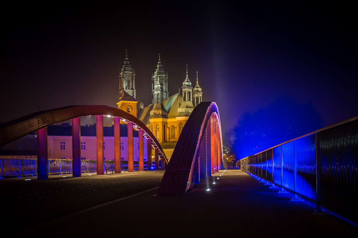 Мост Йордана и Кафедральный собор ночью