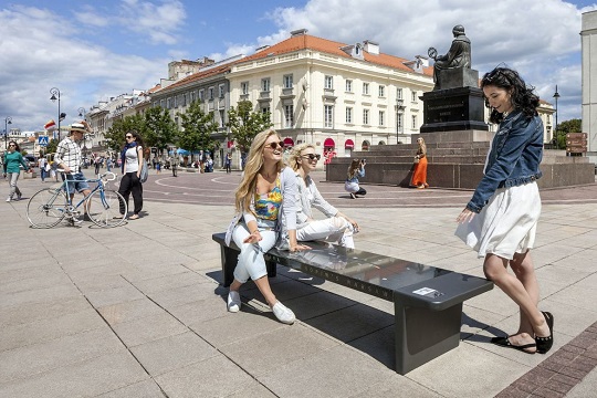 warszawa_laweczka_chopina_krakowskie_przedmiescie_1170.jpg