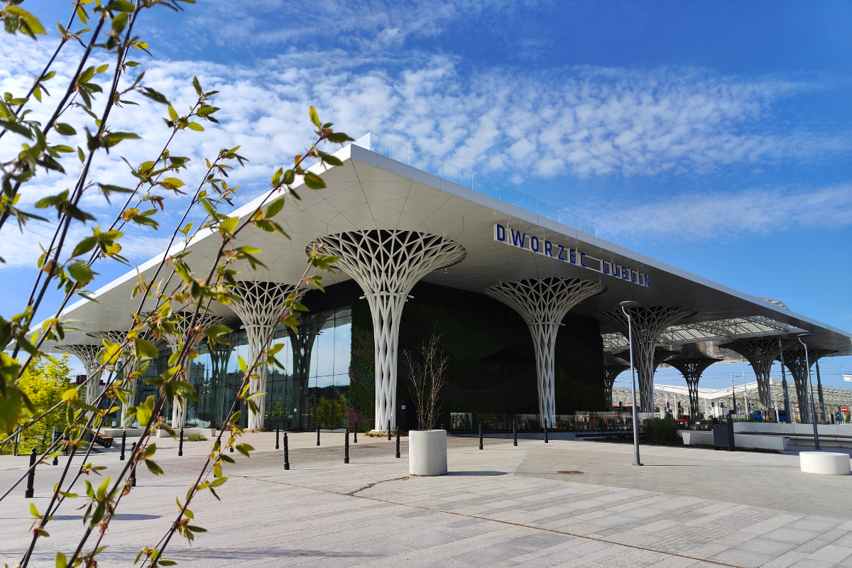 En glimt in i framtiden: Unik busstation i Lublin, Polen