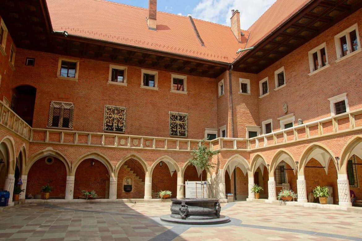 UJ1170.jpg